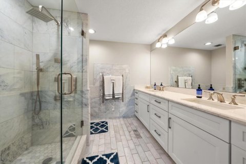 Condo in Belleair, Florida, 2 bedrooms № 2122088 - photo 30