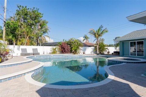 House in Englewood, Florida 4 bedrooms, 186.36 sq.m. № 1615299 - photo 28