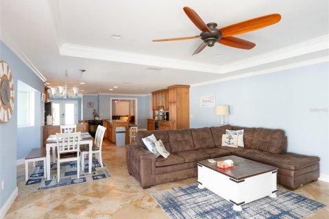 House in Englewood, Florida 4 bedrooms, 186.36 sq.m. № 1615299 - photo 2
