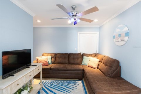 House in Englewood, Florida 4 bedrooms, 186.36 sq.m. № 1615299 - photo 13