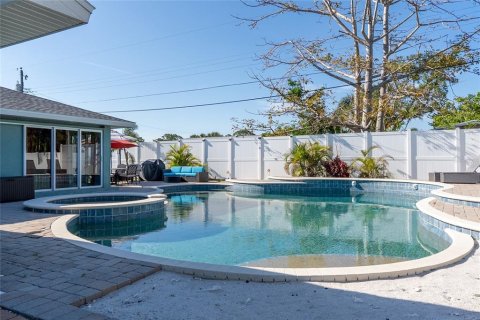 House in Englewood, Florida 4 bedrooms, 186.36 sq.m. № 1615299 - photo 24