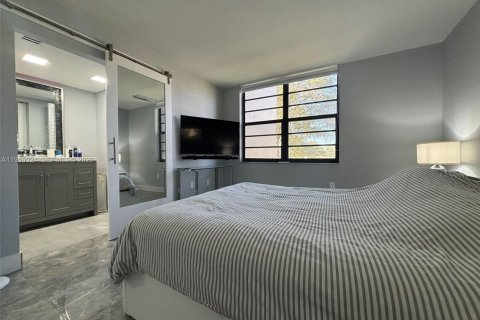 Снять в аренду кондоминиум в Майами, Флорида 2 спальни, 86.96м2, № 2021094 - фото 17