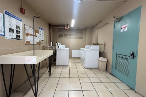 Снять в аренду кондоминиум в Майами, Флорида 2 спальни, 86.96м2, № 2021094 - фото 28