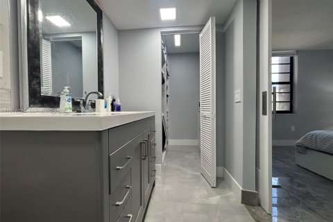 Снять в аренду кондоминиум в Майами, Флорида 2 спальни, 86.96м2, № 2021094 - фото 21