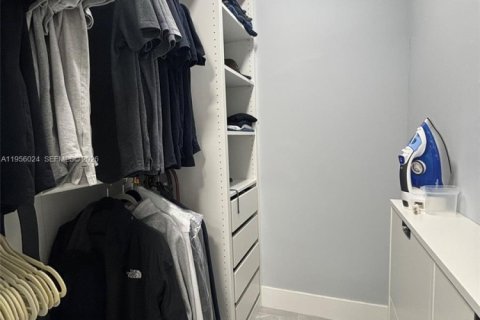 Снять в аренду кондоминиум в Майами, Флорида 2 спальни, 86.96м2, № 2021094 - фото 22