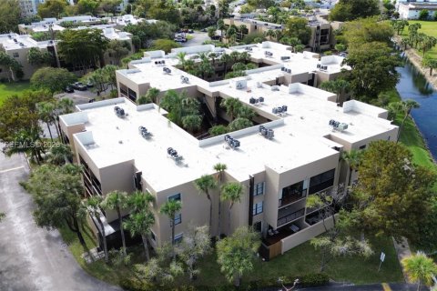 Снять в аренду кондоминиум в Майами, Флорида 2 спальни, 86.96м2, № 2021094 - фото 29