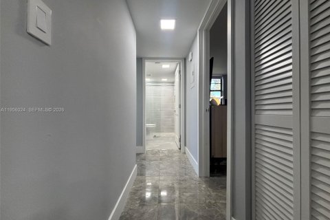 Снять в аренду кондоминиум в Майами, Флорида 2 спальни, 86.96м2, № 2021094 - фото 9