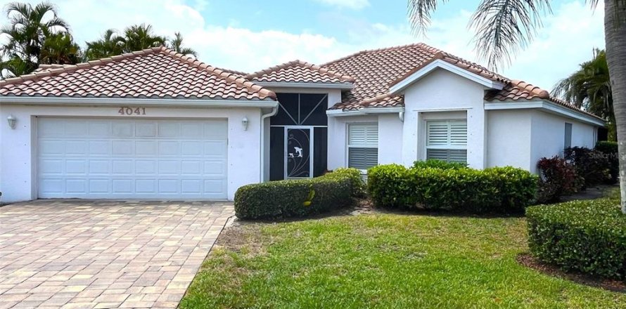 House in Punta Gorda, Florida 3 bedrooms, 161.09 sq.m. № 2103110