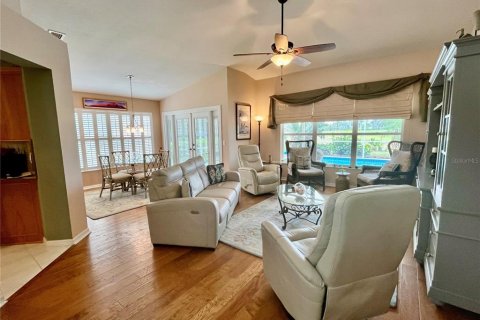 House in Punta Gorda, Florida 3 bedrooms, 161.09 sq.m. № 2103110 - photo 5