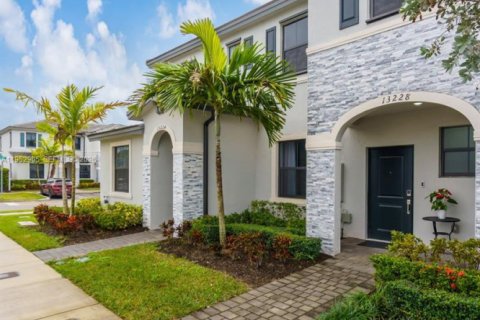 Купить таунхаус в Хомстед, Флорида 3 спальни, 137.77м2, № 2008850 - фото 3