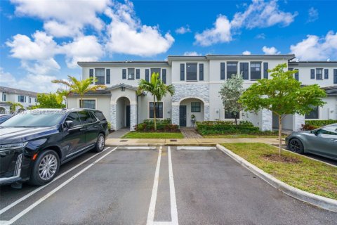 Купить таунхаус в Хомстед, Флорида 3 спальни, 137.77м2, № 2008850 - фото 2