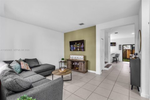 Купить таунхаус в Хомстед, Флорида 3 спальни, 137.77м2, № 2008850 - фото 4