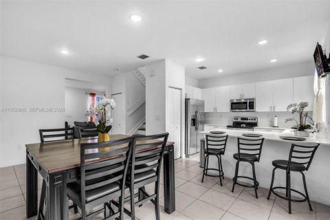 Купить таунхаус в Хомстед, Флорида 3 спальни, 137.77м2, № 2008850 - фото 11