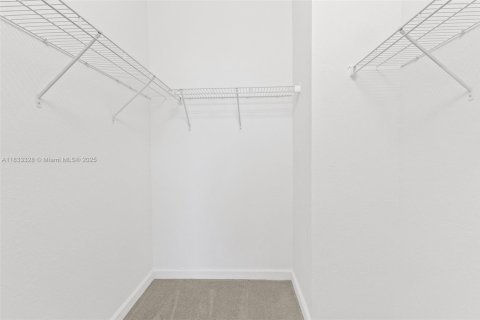 Adosado en alquiler en Miami, Florida, 3 dormitorios, 122.63 m2 № 1813863 - foto 13