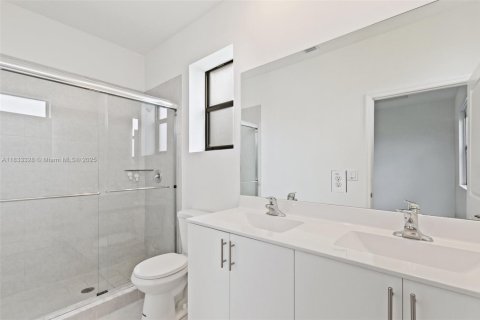 Adosado en alquiler en Miami, Florida, 3 dormitorios, 122.63 m2 № 1813863 - foto 14