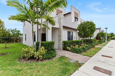 Adosado en alquiler en Miami, Florida, 3 dormitorios, 122.63 m2 № 1813863 - foto 2