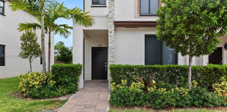 Touwnhouse à Miami, Floride 3 chambres, 122.63 m2 № 1813863