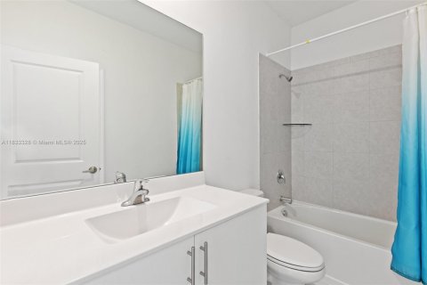 Adosado en alquiler en Miami, Florida, 3 dormitorios, 122.63 m2 № 1813863 - foto 17