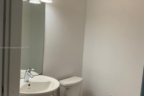 Condo in Miami, Florida, 1 bedroom  № 1887600 - photo 21