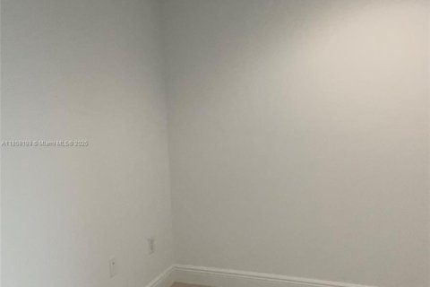 Condo in Miami, Florida, 1 bedroom  № 1887600 - photo 19