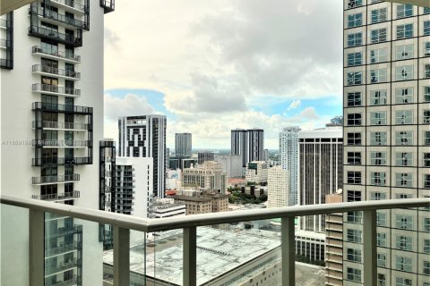Condo in Miami, Florida, 1 bedroom  № 1887600 - photo 7