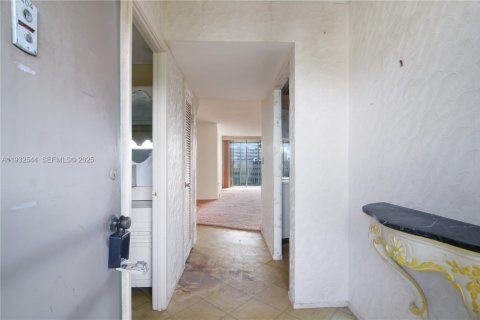 Condo in Miami, Florida, 1 bedroom  № 1991450 - photo 3