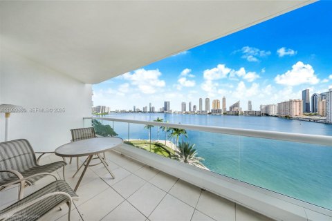 Condo in Aventura, Florida, 3 bedrooms  № 2088799 - photo 13