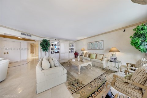 Condo in Aventura, Florida, 3 bedrooms  № 2088799 - photo 11