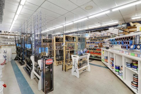 Commercial property in North Palm Beach, Florida № 2187297 - photo 13