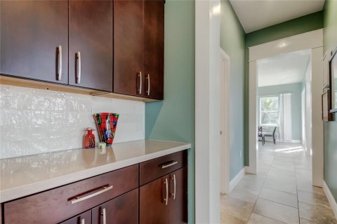 Villa ou maison à vendre à Tampa, Floride: 4 chambres, 319.58 m2 № 2129080 - photo 18