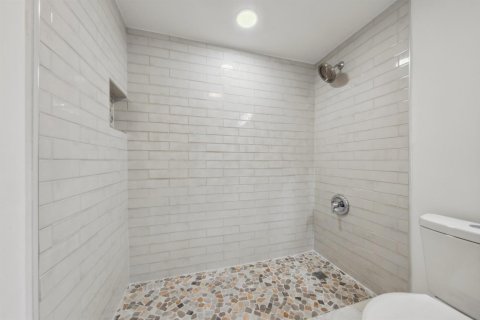 Condo in Coconut Creek, Florida, 2 bedrooms  № 2146077 - photo 18