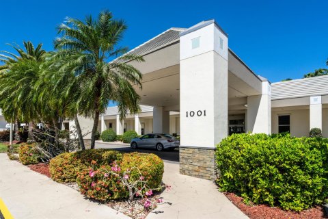 Condo in Coconut Creek, Florida, 2 bedrooms  № 2146077 - photo 29