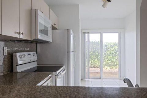 Copropriété à louer à Homestead, Floride: 2 chambres, 85.47 m2 № 1896257 - photo 4