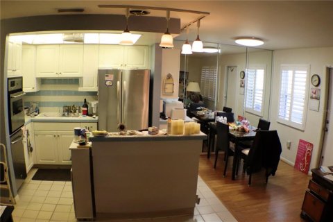 Condo in Saint Petersburg, Florida, 1 bedroom  № 1541597 - photo 5