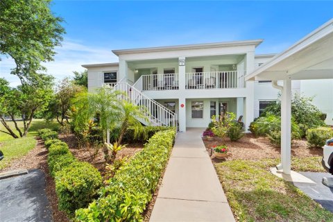 Condo in North Port, Florida, 2 bedrooms  № 1603312 - photo 1