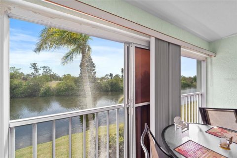 Condo in North Port, Florida, 2 bedrooms  № 1603312 - photo 28