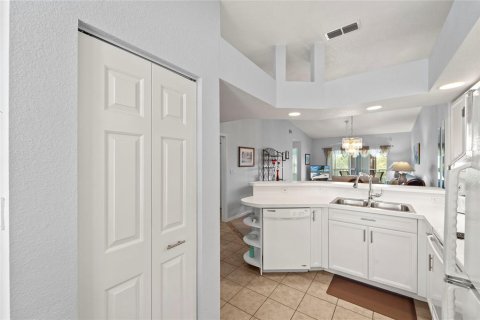 Condo in North Port, Florida, 2 bedrooms  № 1603312 - photo 15