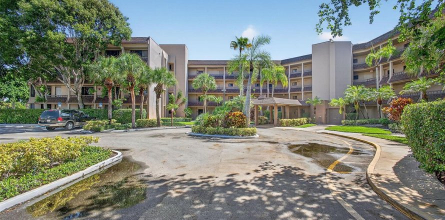 Condo in Lake Worth, Florida, 2 bedrooms № 2187358