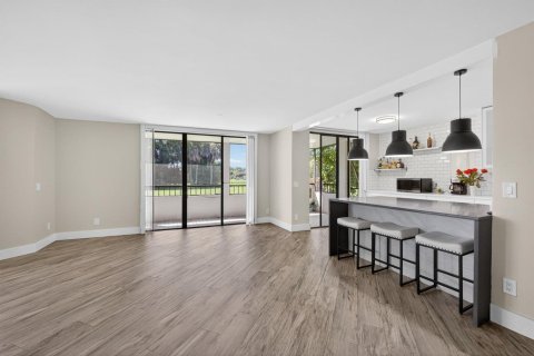 Condo in Lake Worth, Florida, 2 bedrooms № 2187358 - photo 24