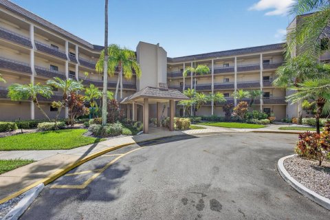 Condo in Lake Worth, Florida, 2 bedrooms № 2187358 - photo 3