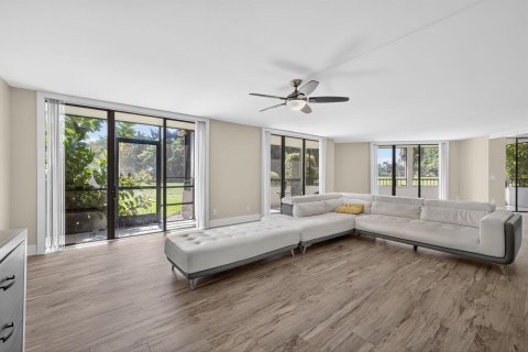 Condo in Lake Worth, Florida, 2 bedrooms № 2187358 - photo 29
