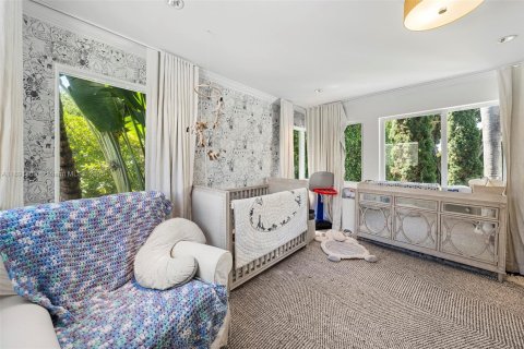 House in Miami Beach, Florida 6 bedrooms, 407.75 sq.m. № 1943896 - photo 27
