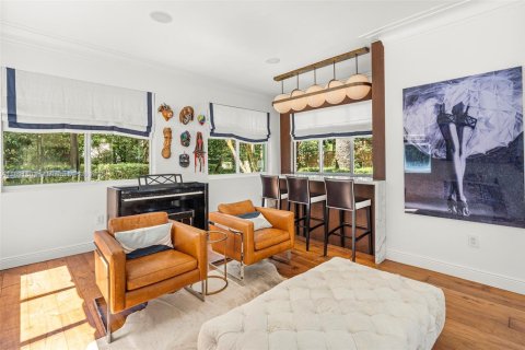 House in Miami Beach, Florida 6 bedrooms, 407.75 sq.m. № 1943896 - photo 10