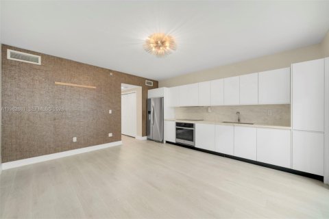 Снять в аренду кондоминиум в Майами-Бич, Флорида 1 спальня, 60.48м2, № 2080421 - фото 6