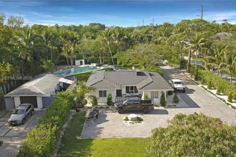 House in Miami, Florida 4 bedrooms, 144.56 sq.m. № 2066215 - photo 6