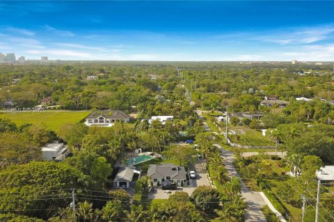 House in Miami, Florida 4 bedrooms, 144.56 sq.m. № 2066215 - photo 3