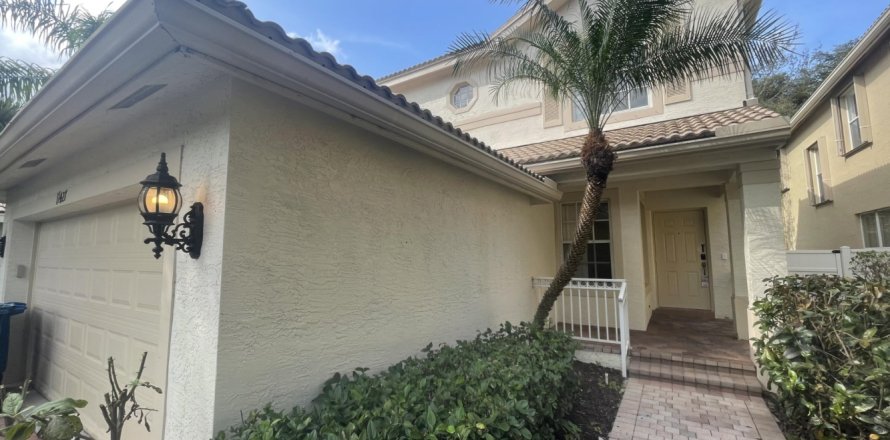 House in Royal Palm Beach, Florida 3 bedrooms, 159.23 sq.m. № 1011928