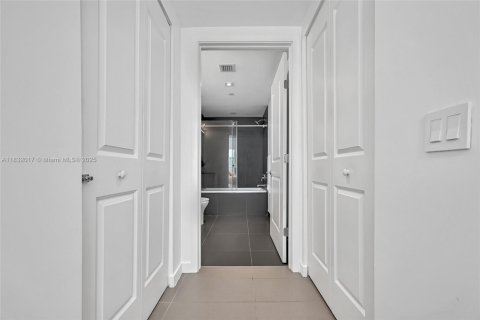 Copropriété à vendre à Miami, Floride: 2 chambres, 81.94 m2 № 1817717 - photo 15
