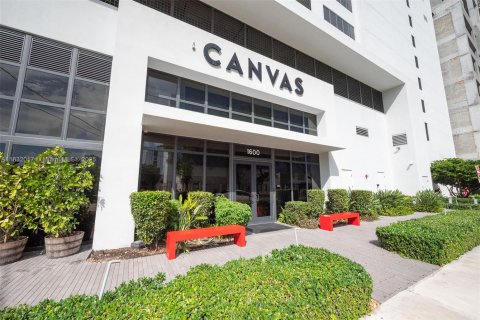 Copropriété à vendre à Miami, Floride: 2 chambres, 81.94 m2 № 1817717 - photo 1
