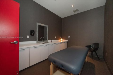 Copropriété à vendre à Miami, Floride: 2 chambres, 81.94 m2 № 1817717 - photo 29